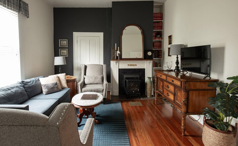 More Photos Of 477 W First St, Blue Ridge Hospitality For Sale