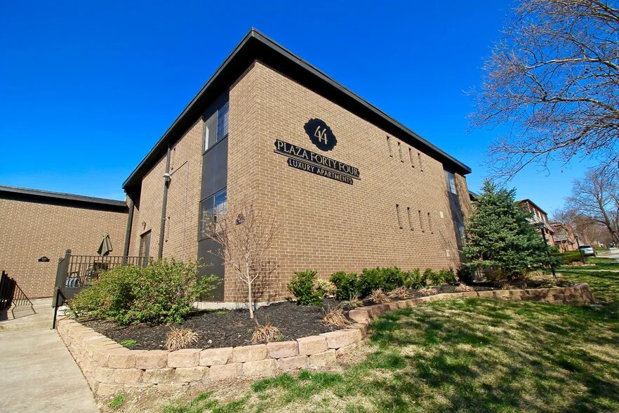 Primary Photo Of 4440-4444 Jarboe St, Kansas City Apartments For Sale