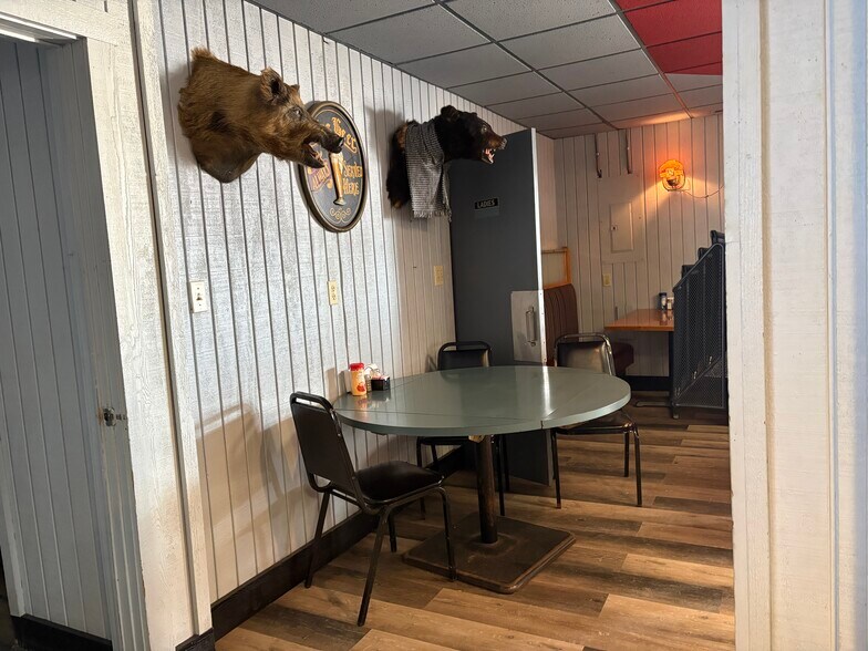 More Photos Of 1040 S Wayne St, Saint Marys Restaurant For Sale