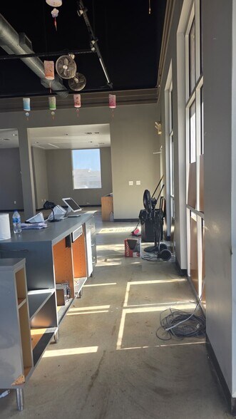 More Photos Of 1713 Park Pl, College Station General Retail For Lease