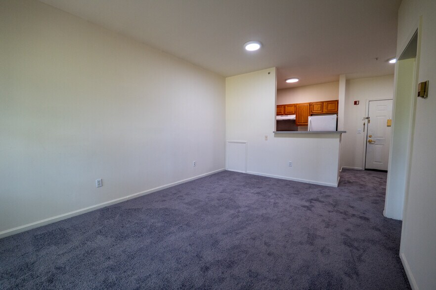More Photos Of 144 John St, Lakewood Apartments For Sale