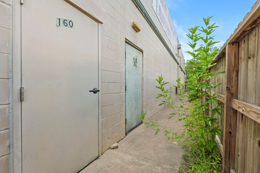 More Photos Of 301 Vista Rd, Pasadena Unknown For Lease