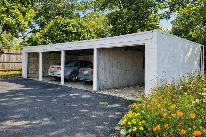More Photos Of 224 Taylor Dr, Lexington Apartments For Sale