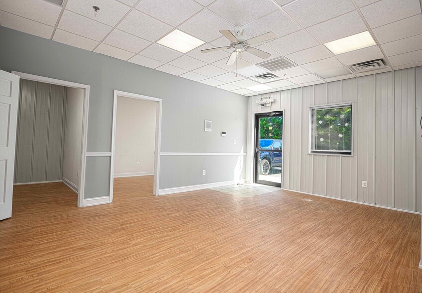 More Photos Of 350 Granary Rd, Forest Hill Flex For Lease