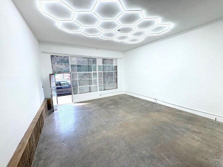 More Photos Of 2315-2319 E 8th St, Los Angeles Warehouse For Lease