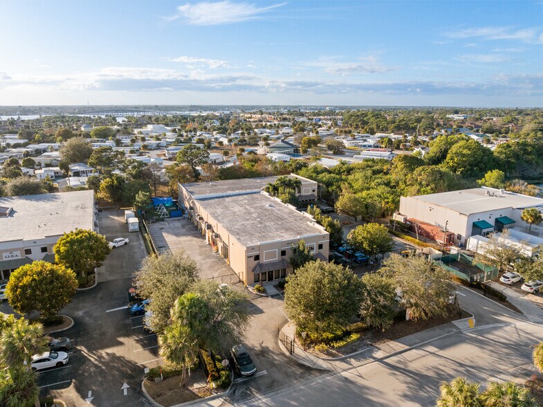 More Photos Of 2580-2590 SE Willoughby Blvd, Stuart Schools For Sale