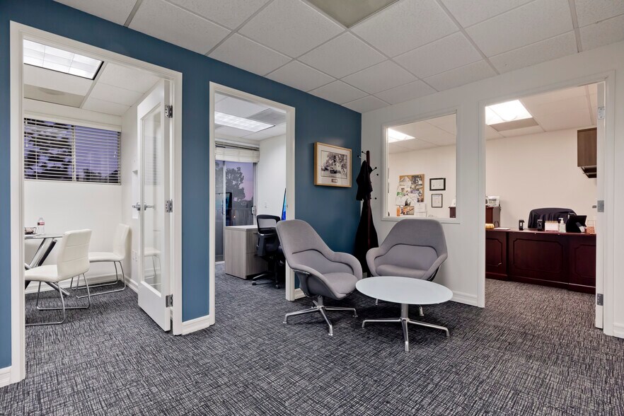 More Photos Of 15101 W Sunset Blvd, Pacific Palisades Freestanding For Sale