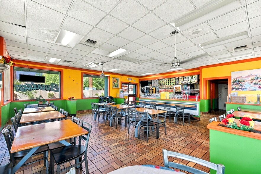 More Photos Of 5033 N 67th Ave, Glendale Fast Food For Sale