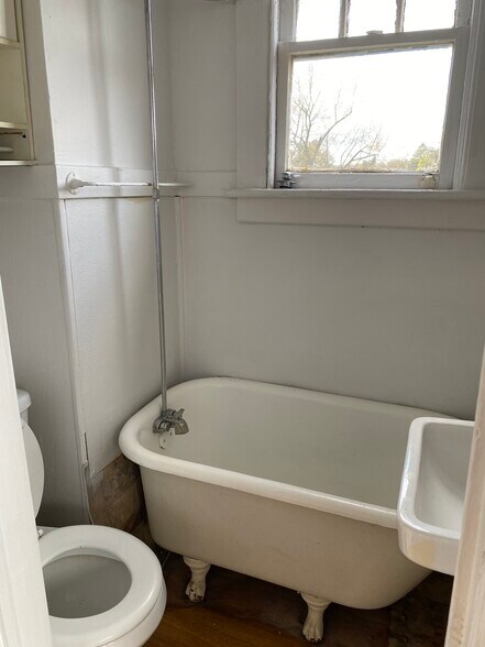 More Photos Of 38 S Main Ave, Albany Multifamily For Sale