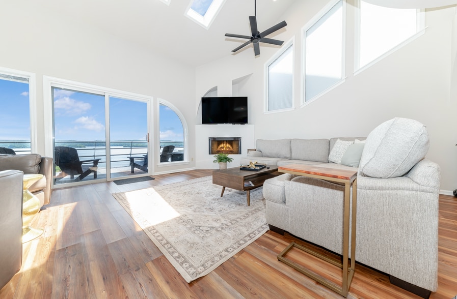 More Photos Of 165 Lakeshore Ln, Counce Hotel For Sale