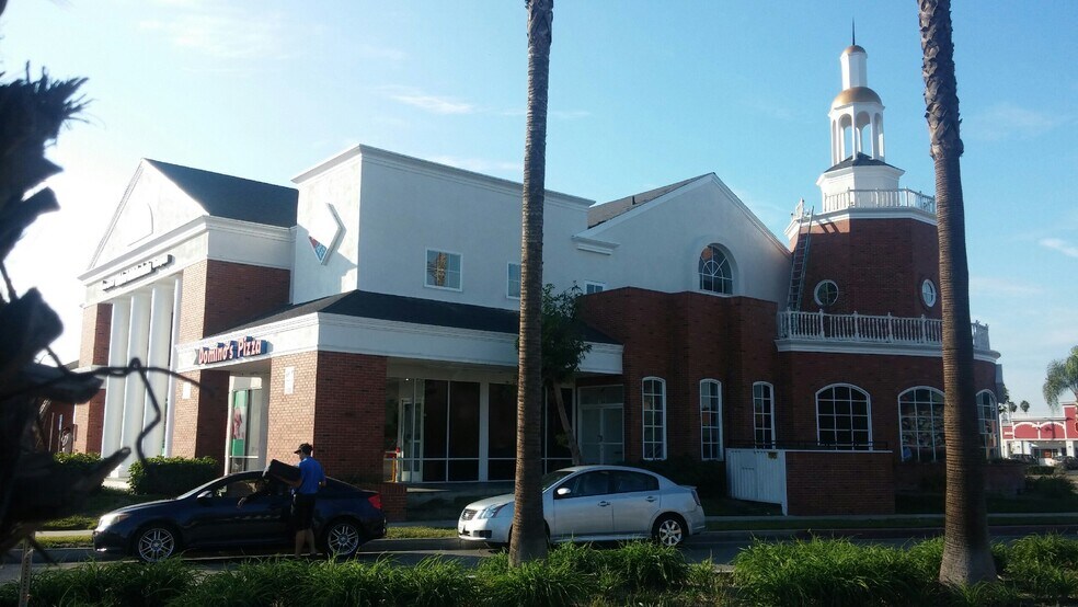 More Photos Of 8682 Beach Blvd, Buena Park General Retail For Lease