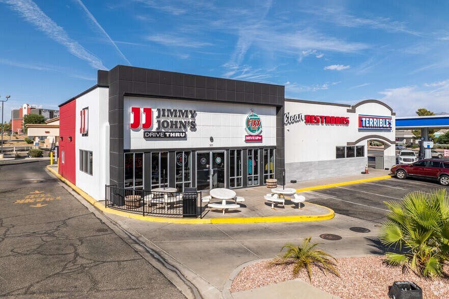 More Photos Of 325 N Sandhill Blvd, Mesquite Service Station For Sale