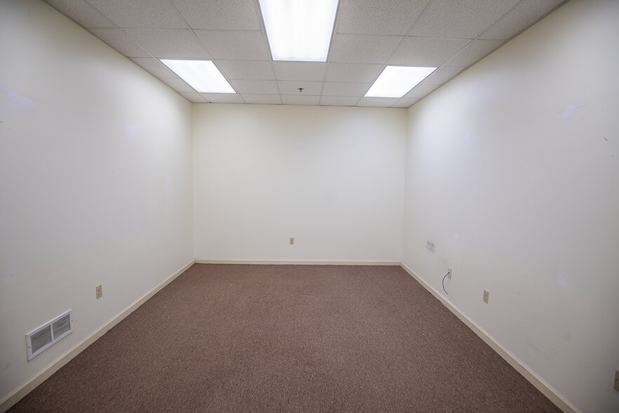 More Photos Of 86 Coraopolis Rd, Coraopolis Medical For Sale