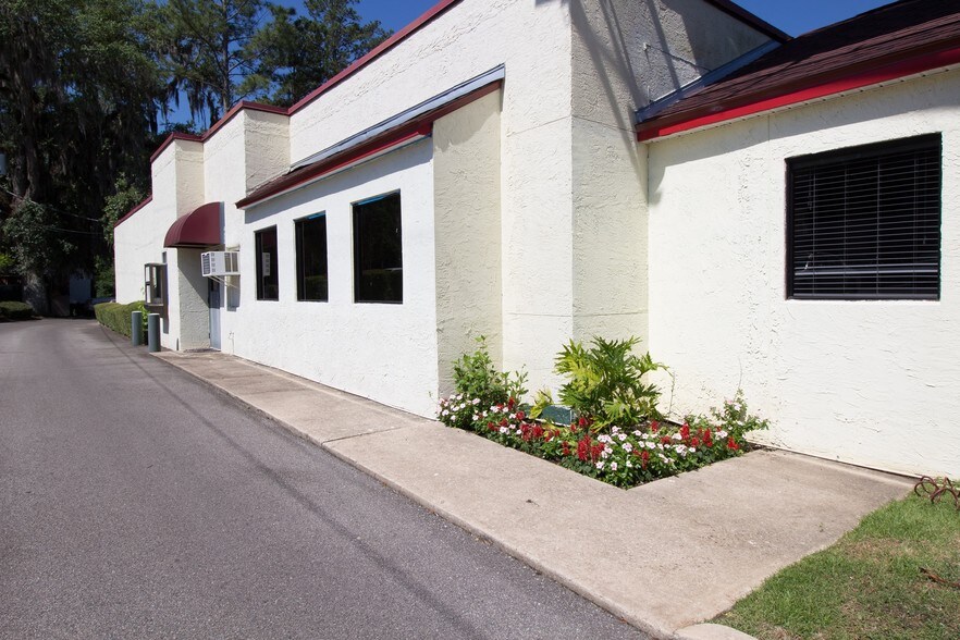 More Photos Of 2529 Apalachee Pky, Tallahassee Restaurant For Lease
