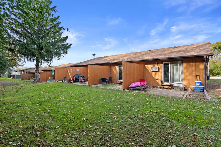 More Photos Of 643 Meadow Ln, Burlington Apartments For Sale
