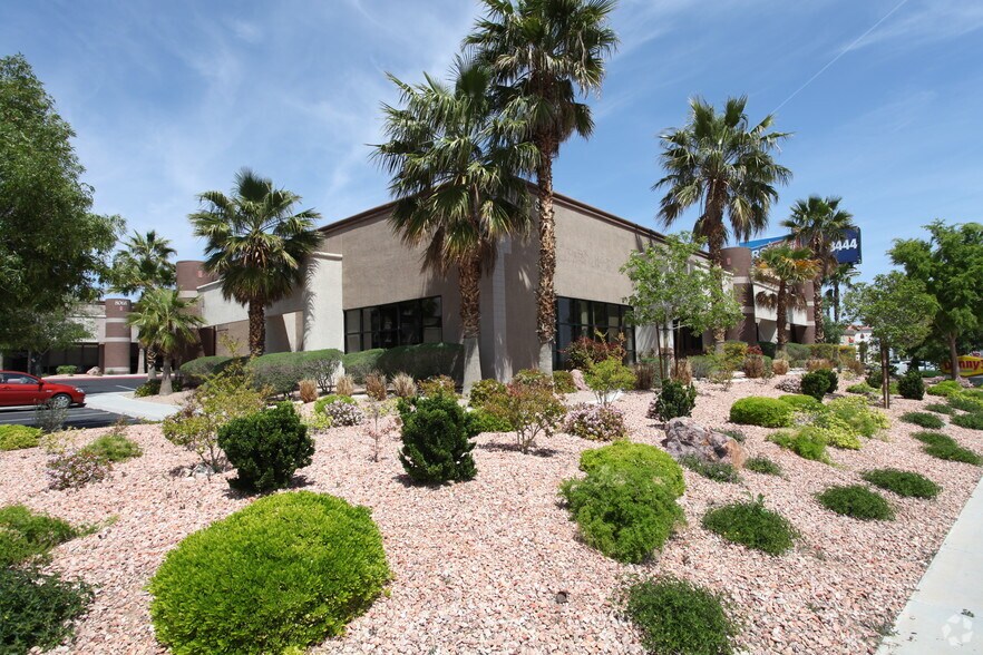 More Photos Of 8064-8084 W Sahara Ave, Las Vegas Office For Lease