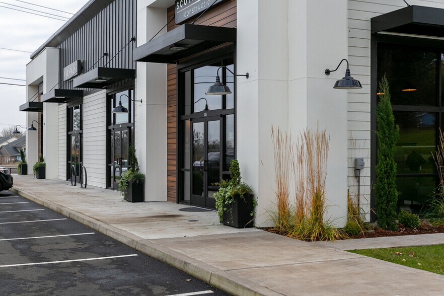 More Photos Of 1221-1233 River Bend Rd, Salem Storefront Retail Office For Lease