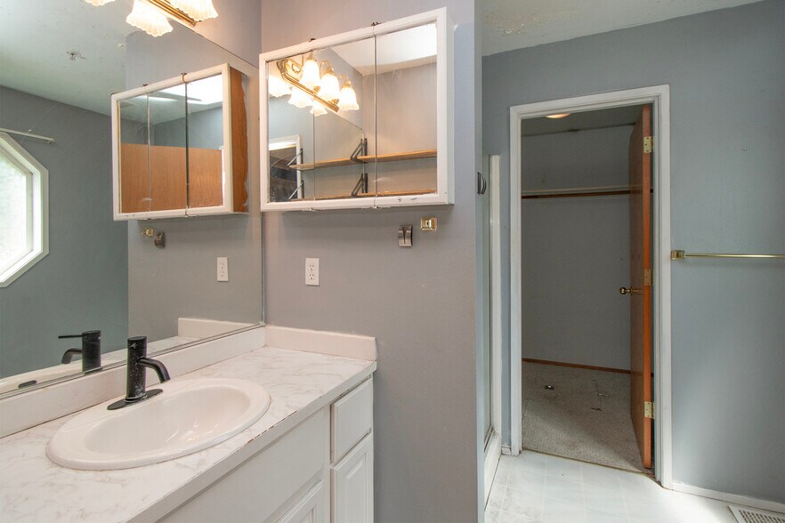 More Photos Of 202 Birdsong Ln, Port Angeles Healthcare For Sale