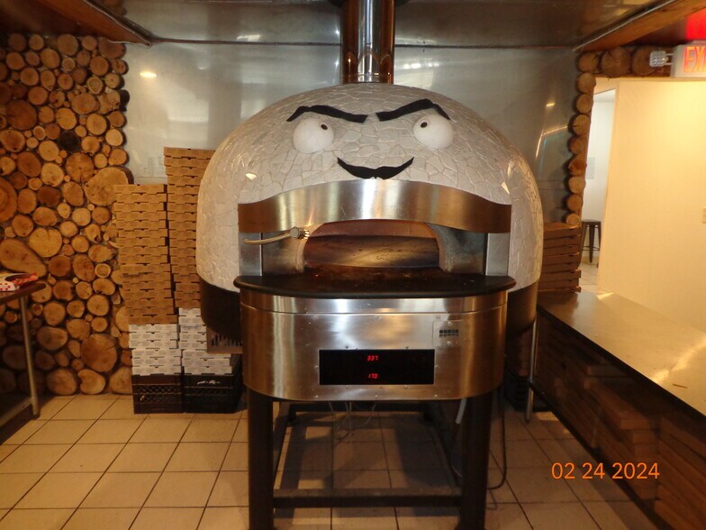 More Photos Of 2570 N Saint Helen Rd, Saint Helen Restaurant For Sale