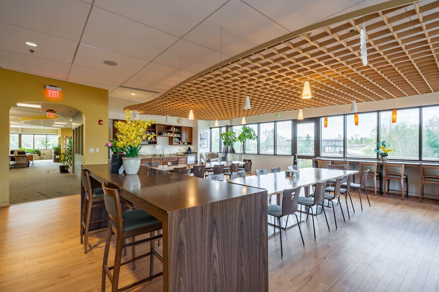 More Photos Of 6 Kitty Hawk Lndg, Londonderry Office For Sale