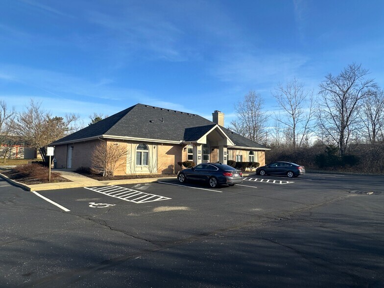 More Photos Of 35 Commercial Way, Springboro Office For Lease