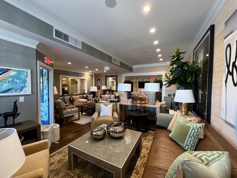 More Photos Of 21 South Ave, New Canaan Storefront Retail Office For Lease