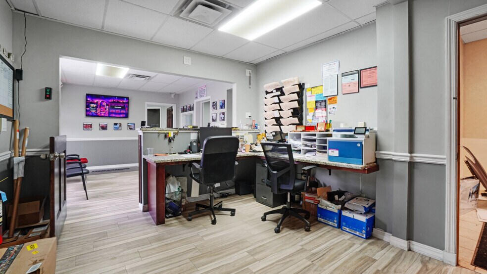 More Photos Of 10 Jerusalem Ave, Hempstead Auto Repair For Sale