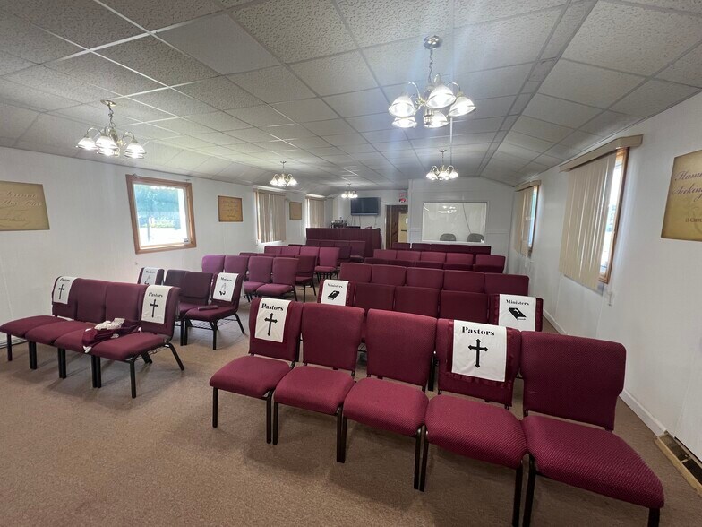 More Photos Of 2379 Emmons Ave, Warren Religious Facility For Lease