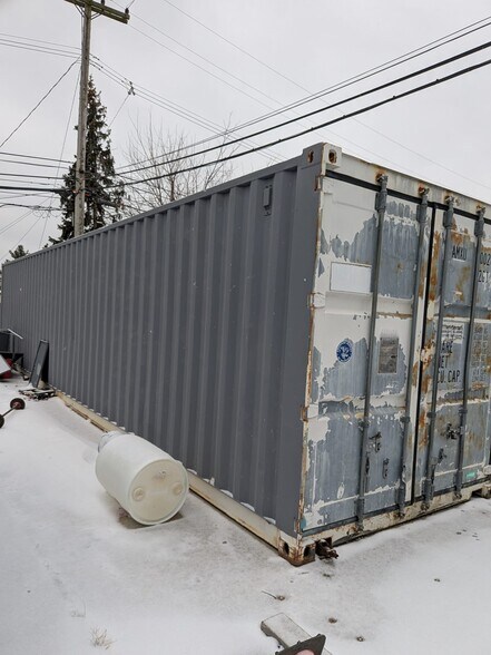 More Photos Of 20520 Stephens St, Saint Clair Shores Manufacturing For Sale