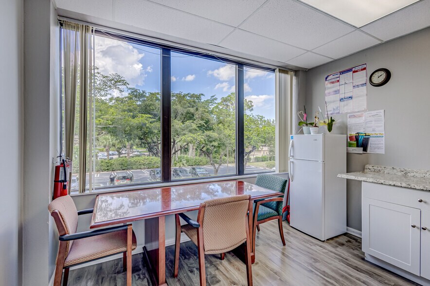 More Photos Of 6801 Lake Worth Rd, Greenacres Medical For Sale