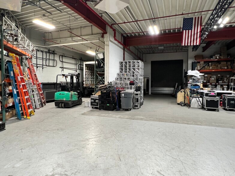 More Photos Of 15 Dock St, Mount Vernon Warehouse For Sale