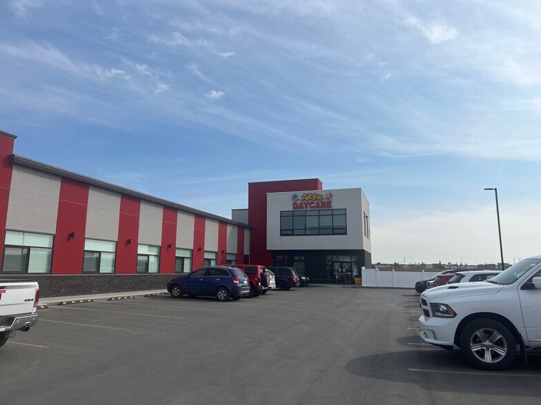 More Photos Of 2974 Main St SE, Airdrie General Retail For Lease