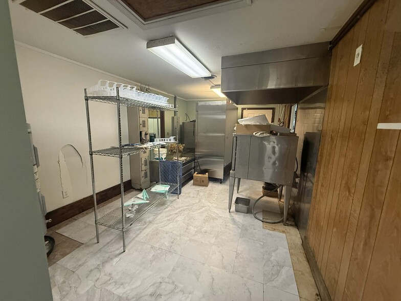 More Photos Of 8063 Old US 421, Lillington Restaurant For Sale