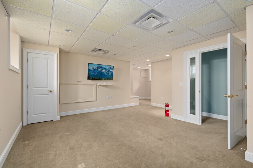 More Photos Of 13 Bartlet St, Andover Office For Lease