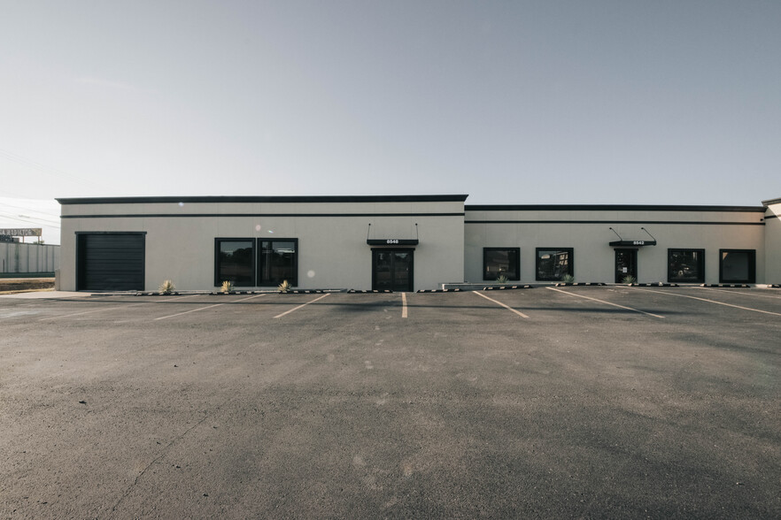 More Photos Of 8532-8548 E 41st St, Tulsa Freestanding For Lease
