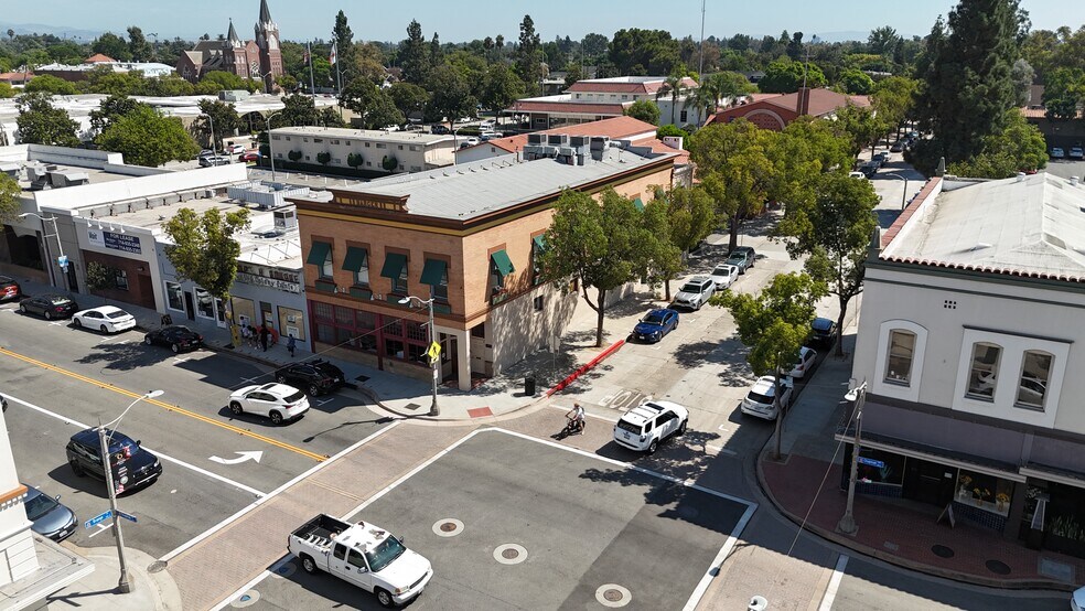 More Photos Of 200 E Chapman Ave, Orange Storefront Retail Office For Lease