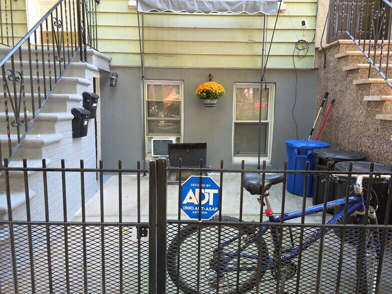 Primary Photo Of 160 Newell St, Brooklyn Multifamily For Sale