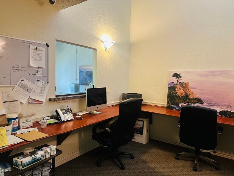 More Photos Of 376 W Main St, Lewisville Medical For Sale