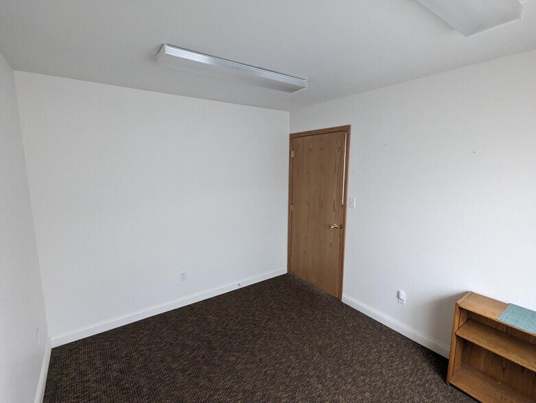 More Photos Of 1704 S Russell St, Missoula Flex For Lease