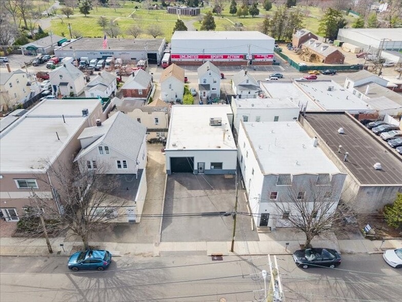 More Photos Of 28 Willowdale Ave, Port Washington Industrial For Lease