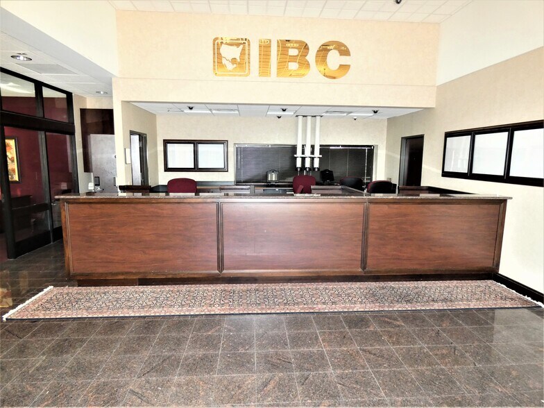 More Photos Of 300 N St Marys St, Beeville Bank For Sale