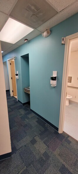 More Photos Of 11709 Lorain Ave, Cleveland Medical For Lease