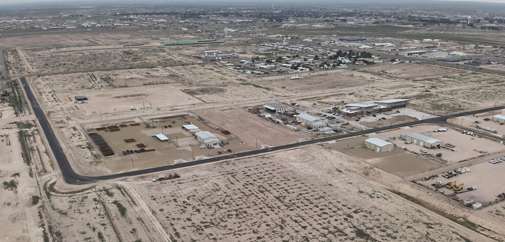 More Photos Of 2277 Ocotillo Dr, Pecos Warehouse For Lease