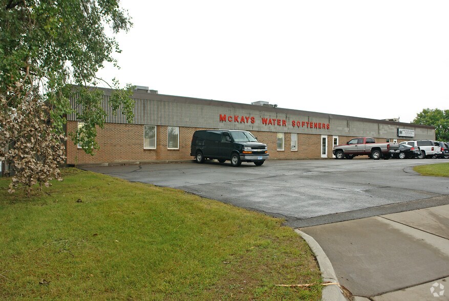 Primary Photo Of 3320 Terminal Dr, Eagan Distribution For Sale