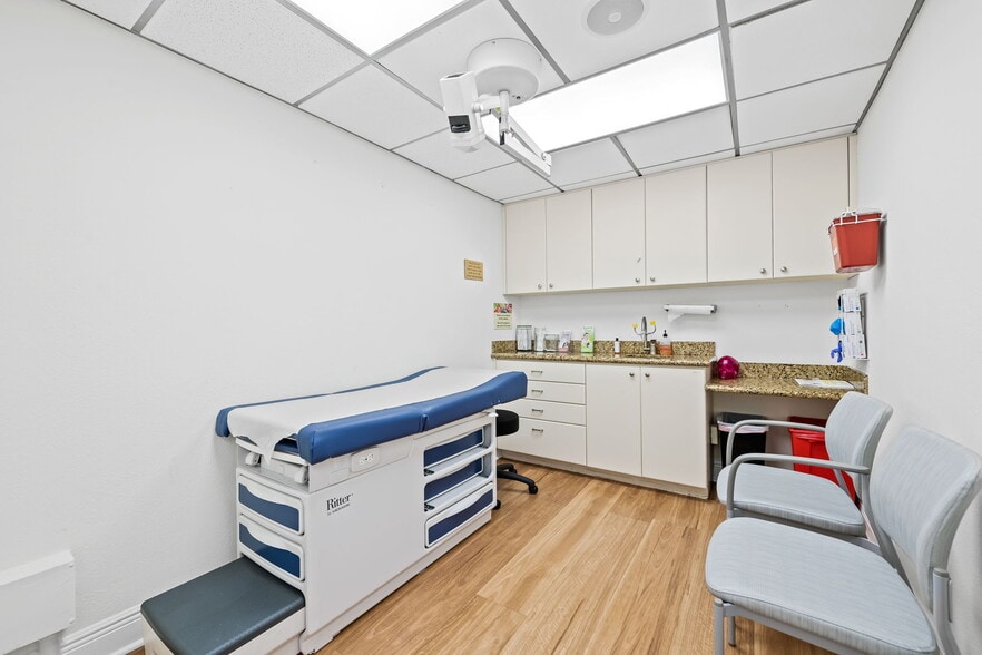 More Photos Of 100 SE 15th Ave, Fort Lauderdale Medical For Lease