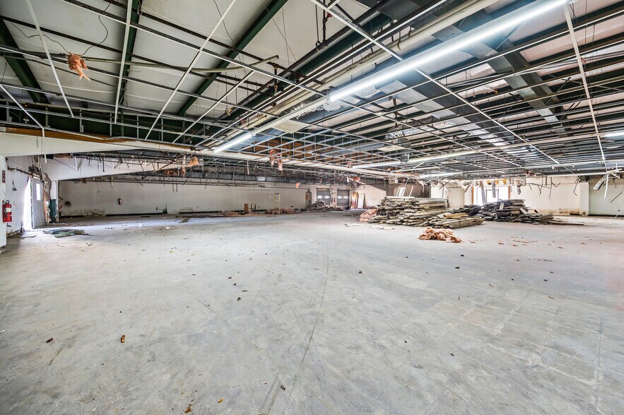 More Photos Of 1539 Waughtown St, Winston-Salem Warehouse For Lease