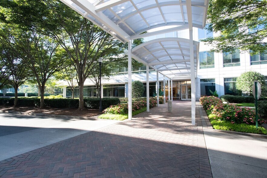 More Photos Of 2595 Century Pky NE, Atlanta Office For Lease