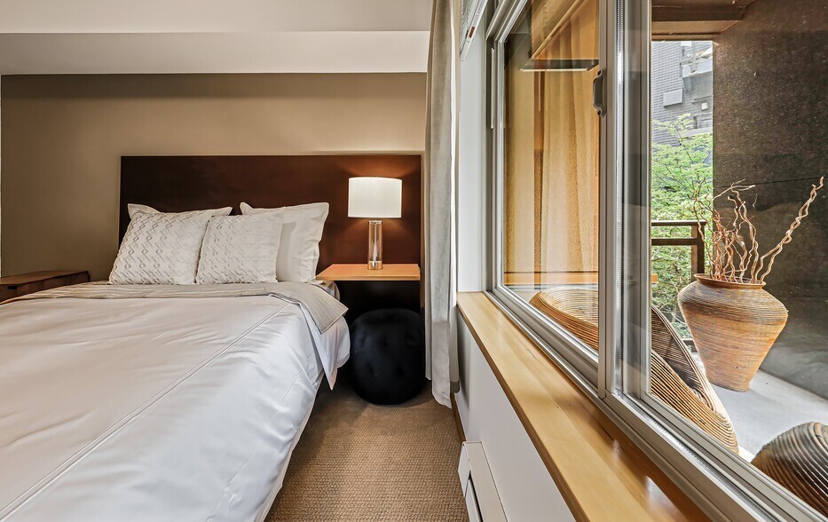 More Photos Of 1133 Lake Washington Blvd, Renton Apartments For Lease