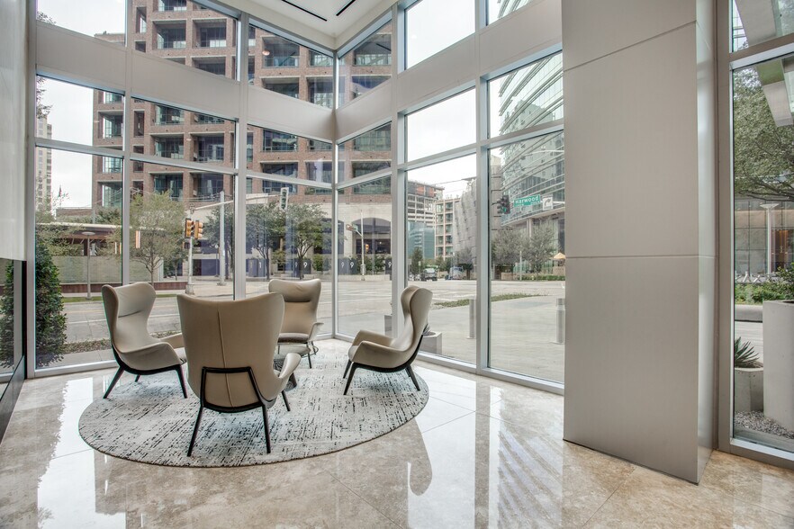 More Photos Of 2000 McKinney Ave, Dallas Office For Lease