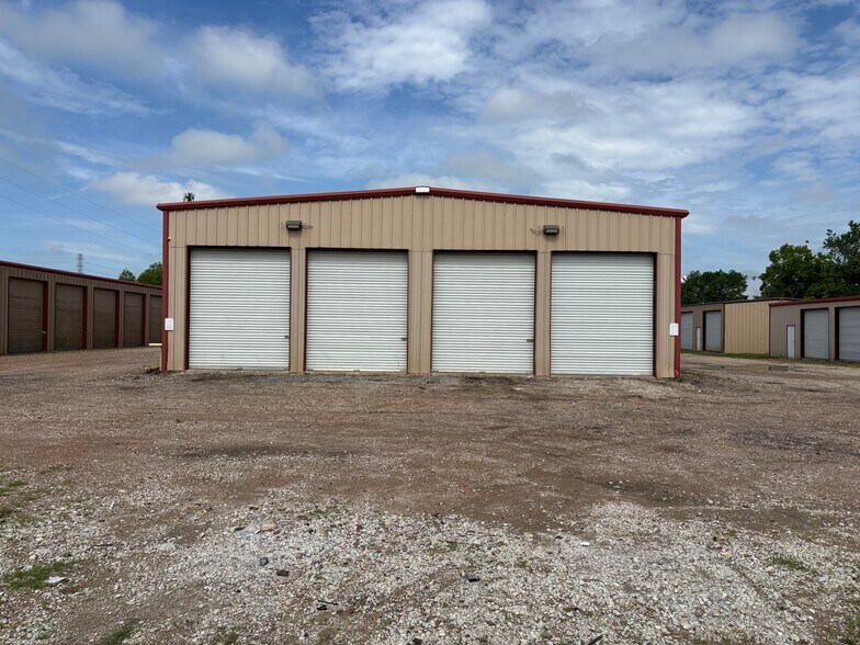 More Photos Of 3823 Fm 1128 Rd, Pearland Light Distribution For Lease